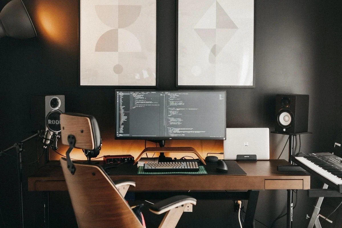 Honeywell desk fan on a small home office desk providing personal cooling