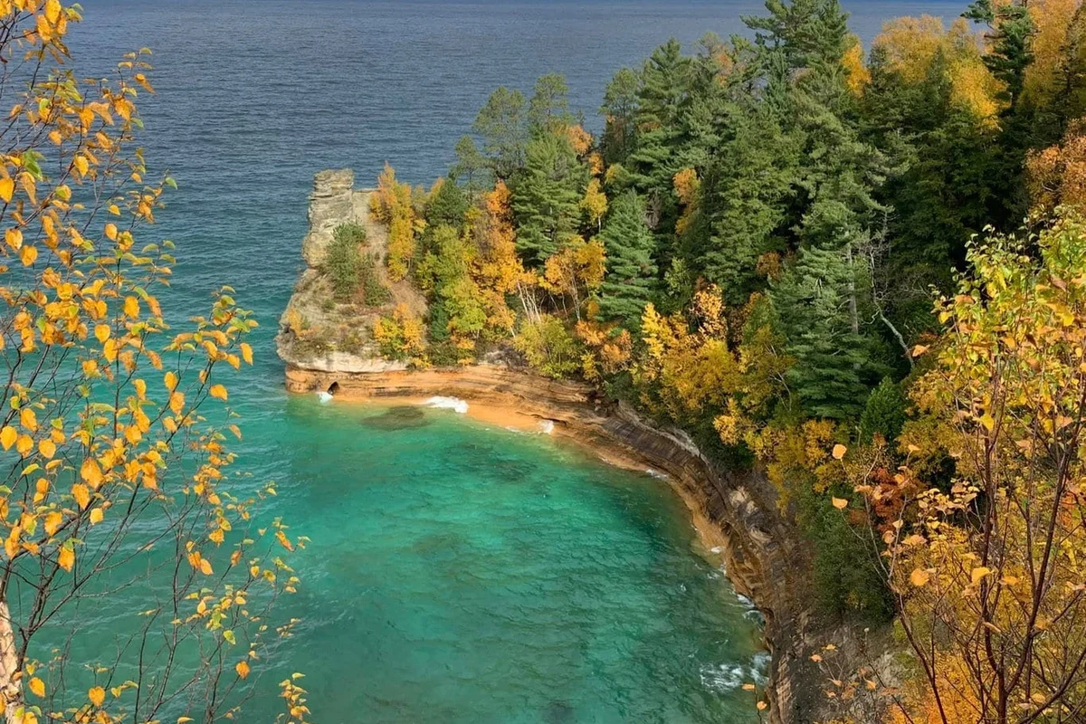Mirrorless camera set up for scenic Munising shoreline and waterfall photography