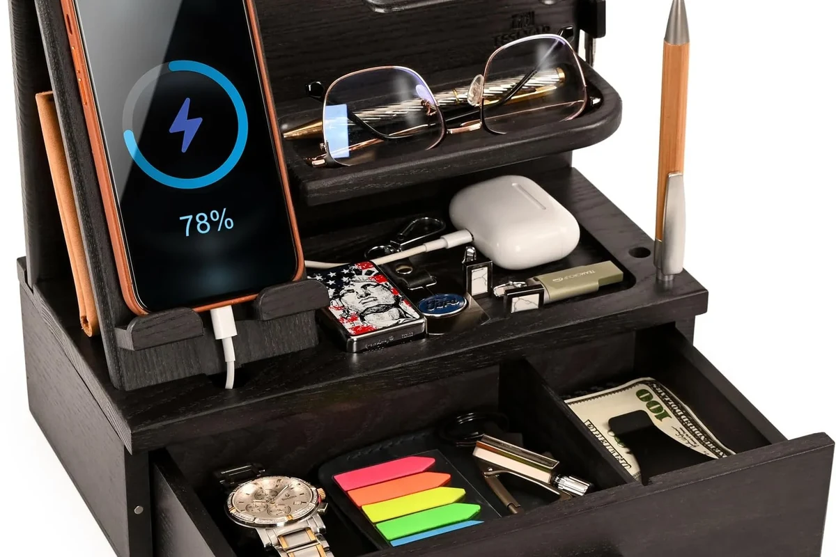 Phone charging wirelessly through a magnetic case on a Qi2 charger